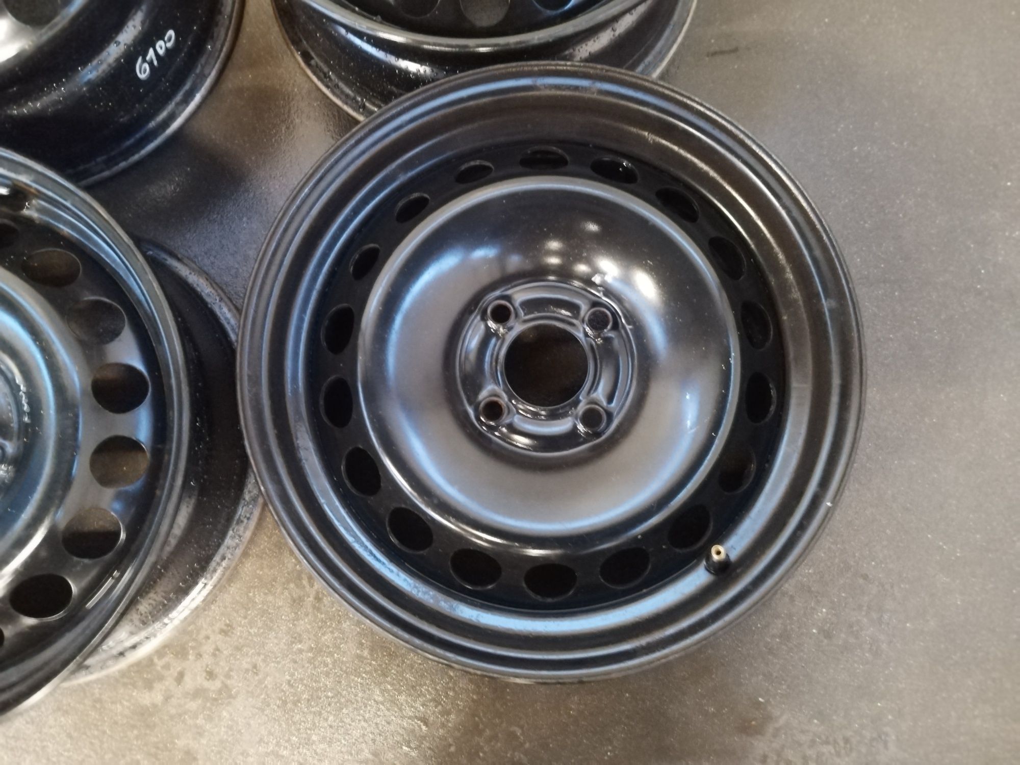 Felgi stalowe 15'' 4x100 Renault