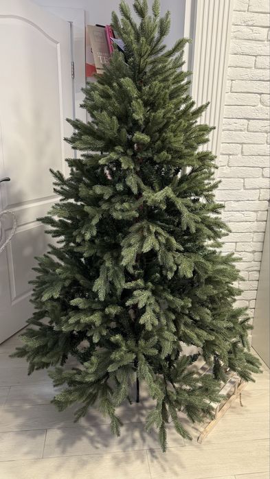 Новорічна Ялинка