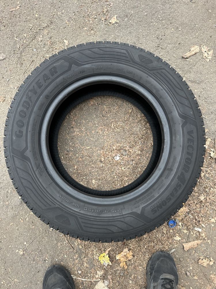 Парп 215/65 R15C GoodYear Vector 4Season