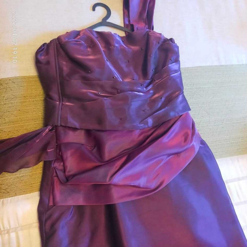 Vestido de cerimónia roxo com reflexos (ÓTIMO ESTADO)