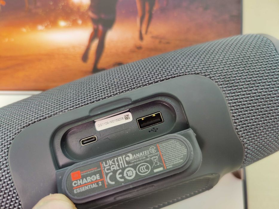 Портативная колонка JBL Charge Essential 2