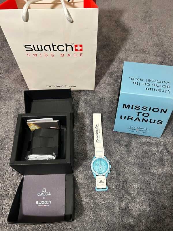 Omega x Swatch Uran SO33L100：Bioceramika z Kosmosu