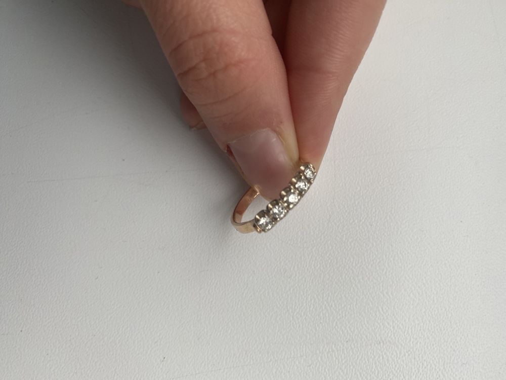 Перстень с діамантами золото 585 проба