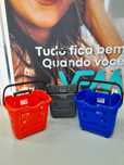 Carrinho de Compras com várias pegas e rodinhas