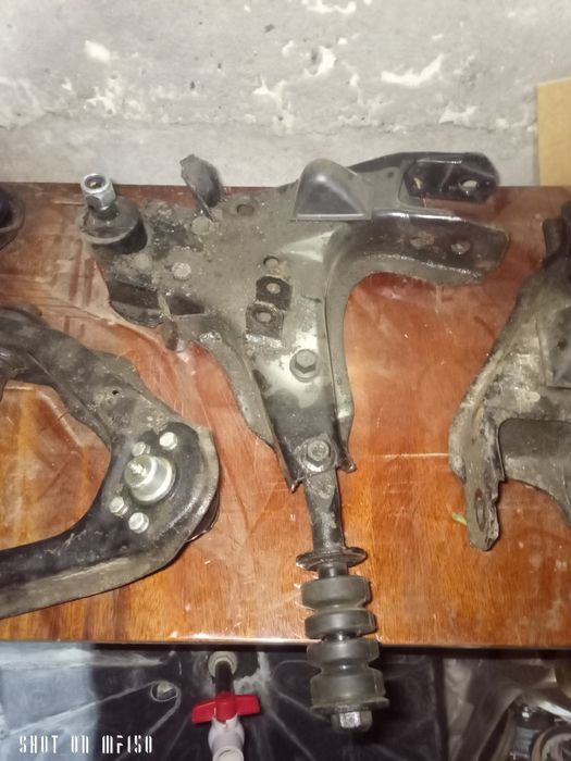 Важіль підвіски. Шарова. Ніссан Терано. Nissan Terrano II.