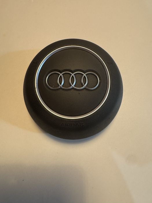 Накладка подушки Audi A4,5 B9