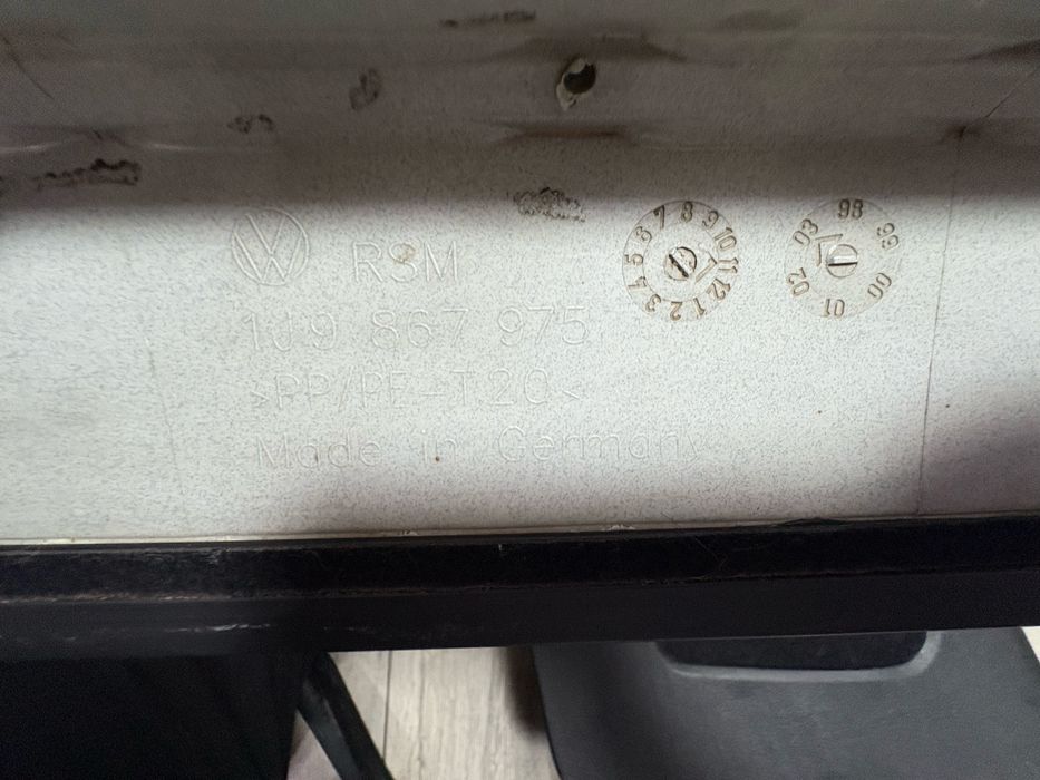 Tapicerka KLAPY BAGAŻNIKA I uszczelka dachu VW GOLF iv KOMBI