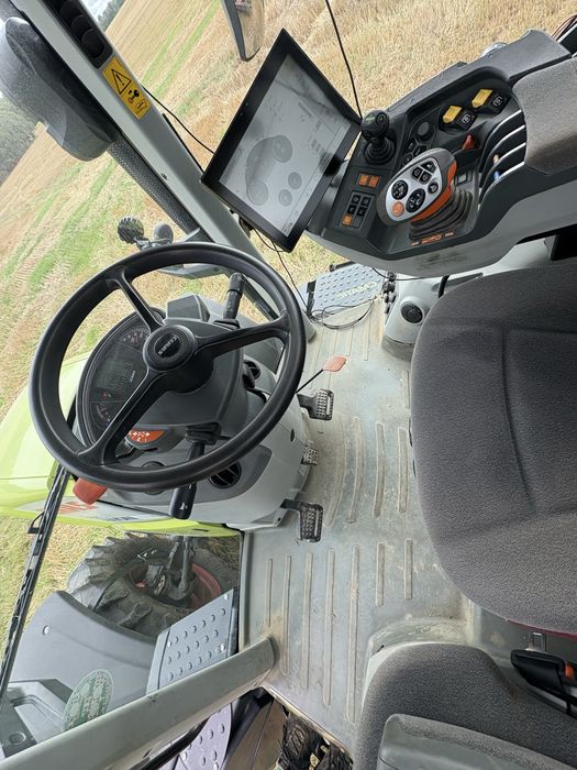 Claas Axion 810