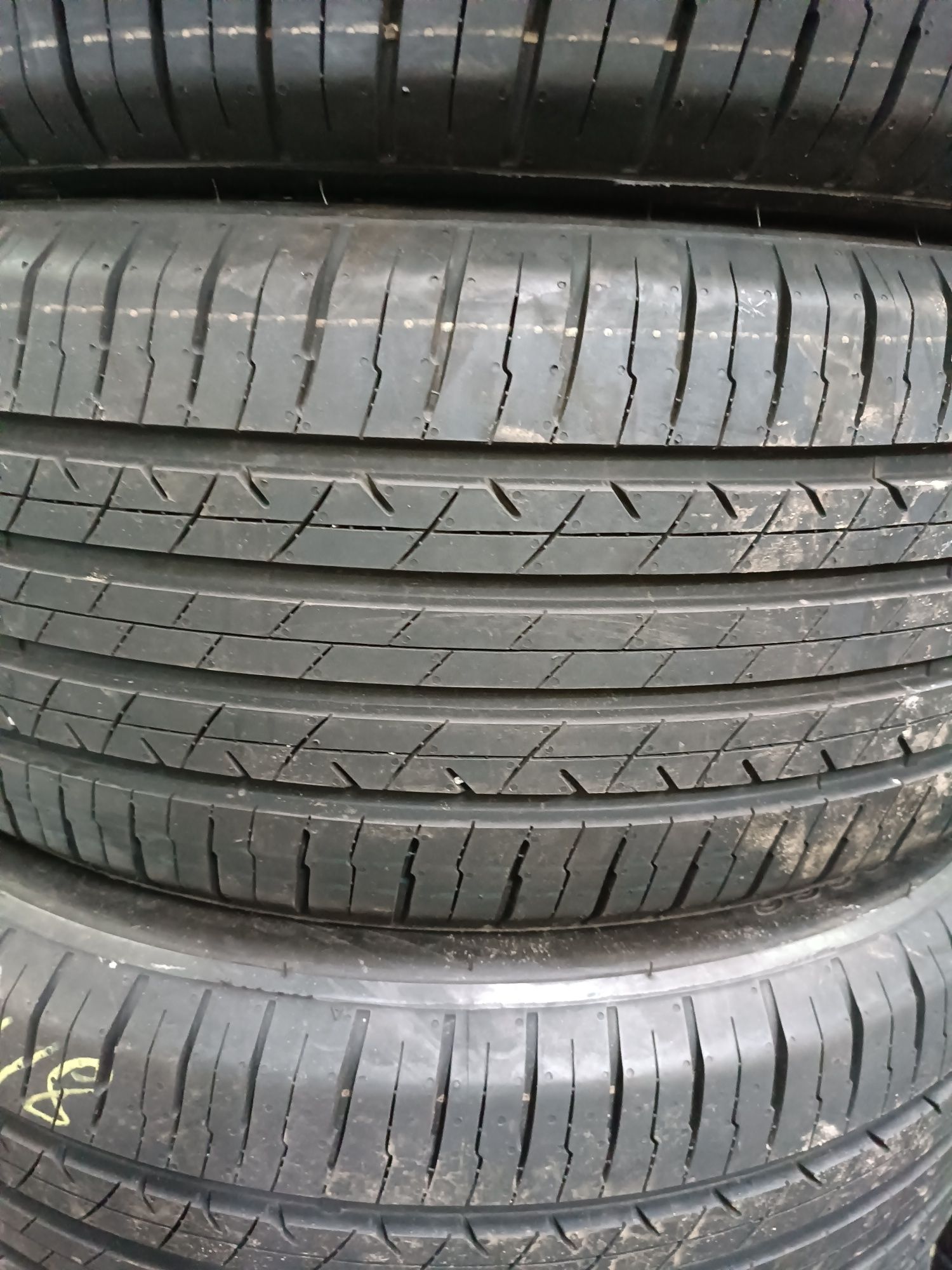 Opony 235/50 r18 lato nowe