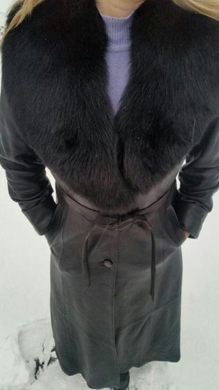 Длинный утепленный кожаный плащ пальто с меховым воротником ANTIK'A