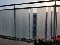 Oklejanie balkonów szyb witryn. Folia mrożona szroniona lustrzana
