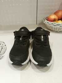 Czarne adidasy firmy Nike rozmiar 33