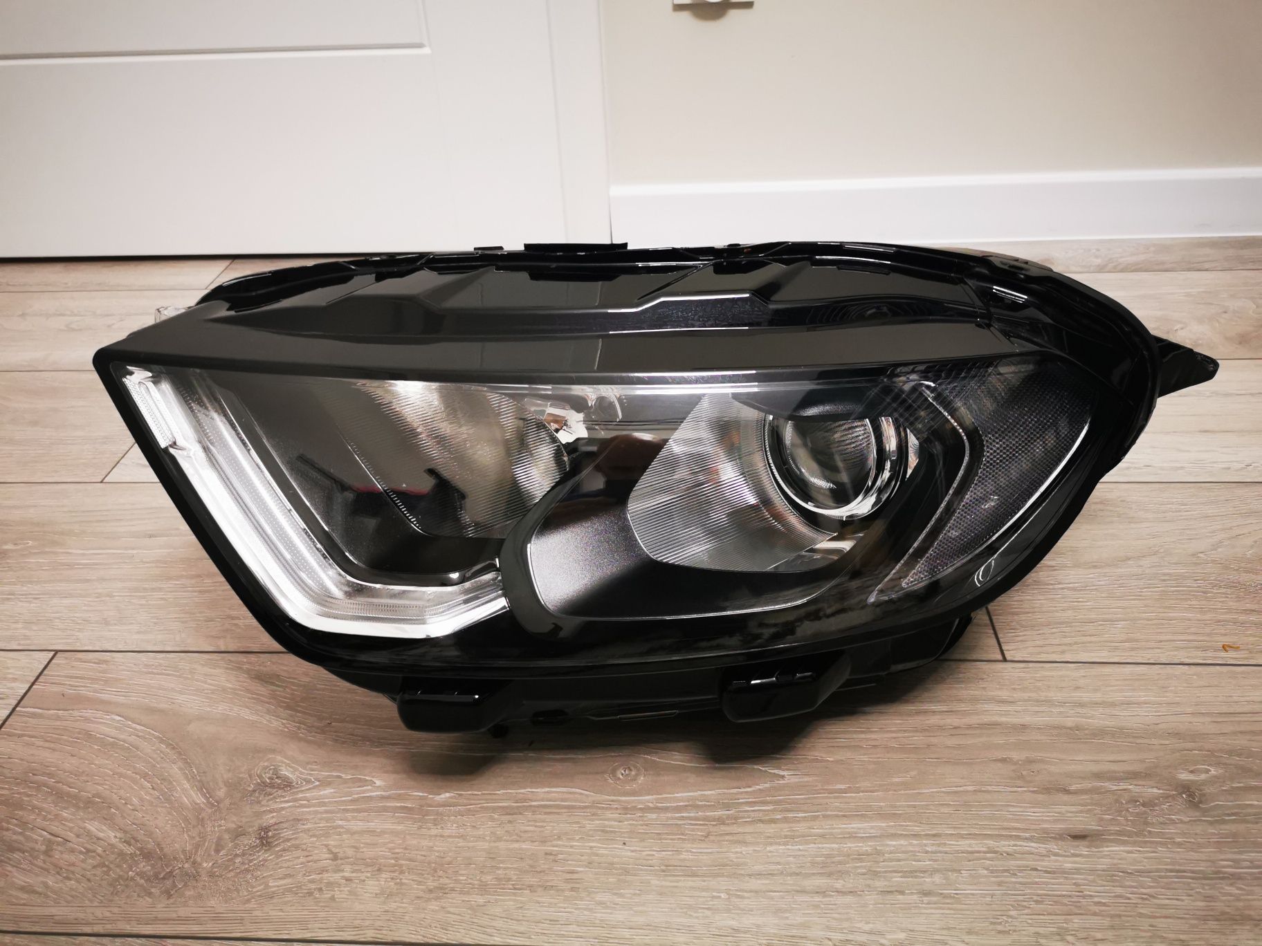 Lampa lewa Ford Ecosport lift st  GN15-13W030-YA