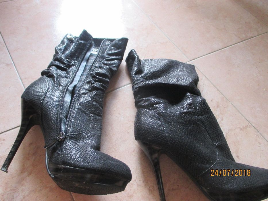 2 pares de botas para senhora nº 39