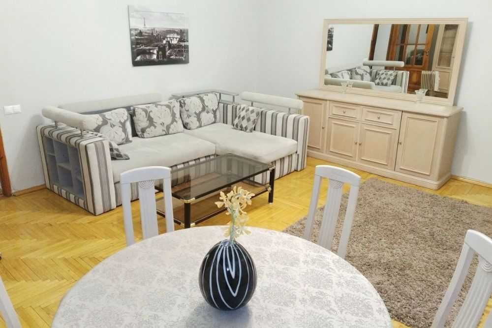 Продаж двокімнатної квартири на бульварі Лесі Українки, 9В