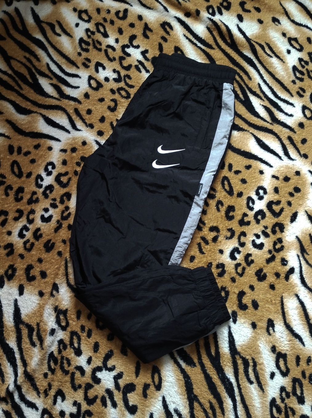 Штани Nike swoosh ( спортивні, брюки )