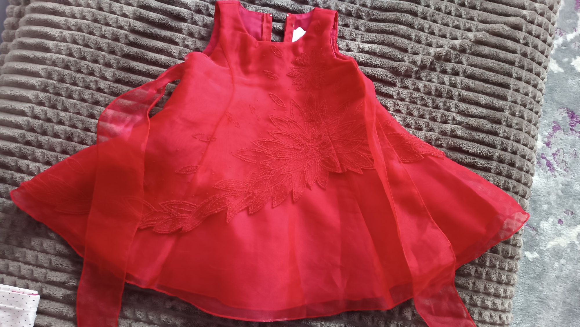 Платтячко для дівчинки 5-6 місяців червоного кольору