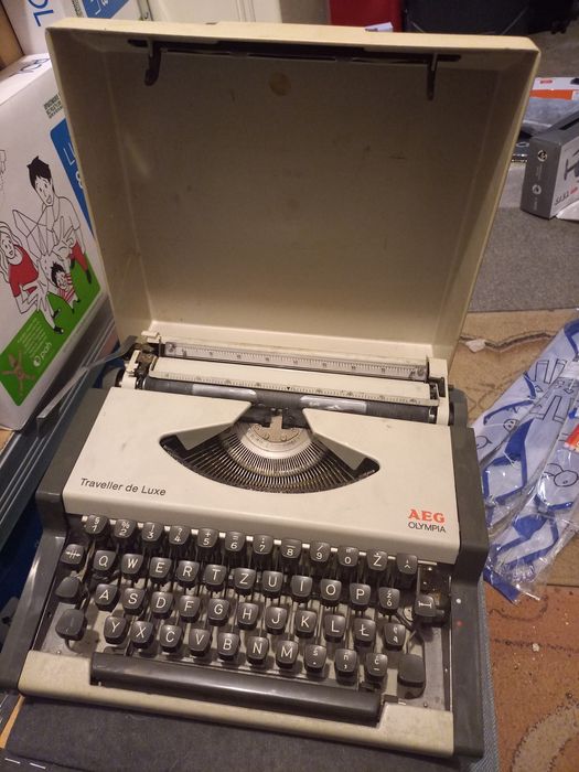 Maszyna do pisania AEG Olympia