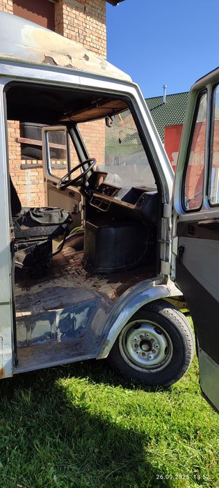 Mercedes -Benz 207 D вантажопасажир