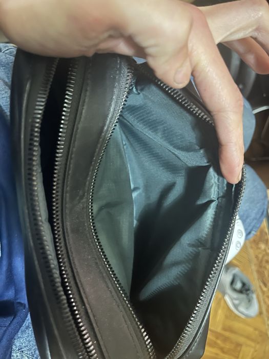 Bolsa da lacoste original , ver fotos todas ate ao fim