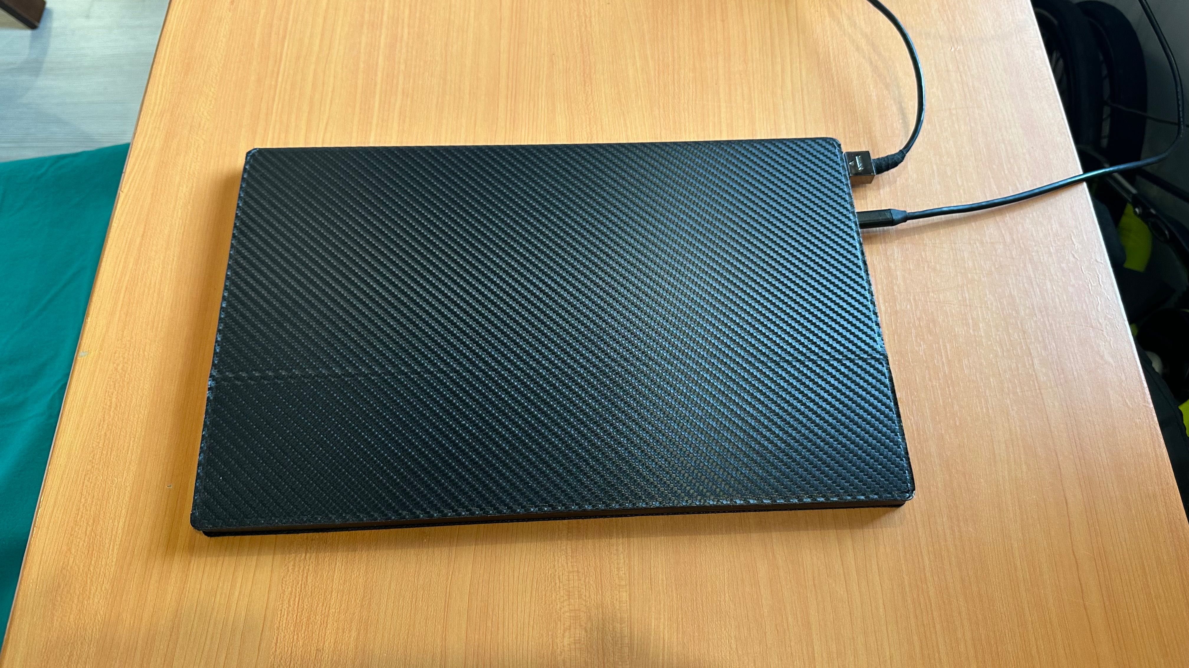 Monitor 4k HDR przenośny 15c”