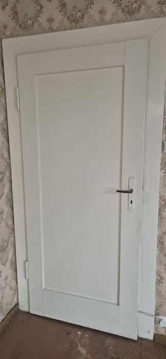 Drzwi z ościeżnicami drewniane stare