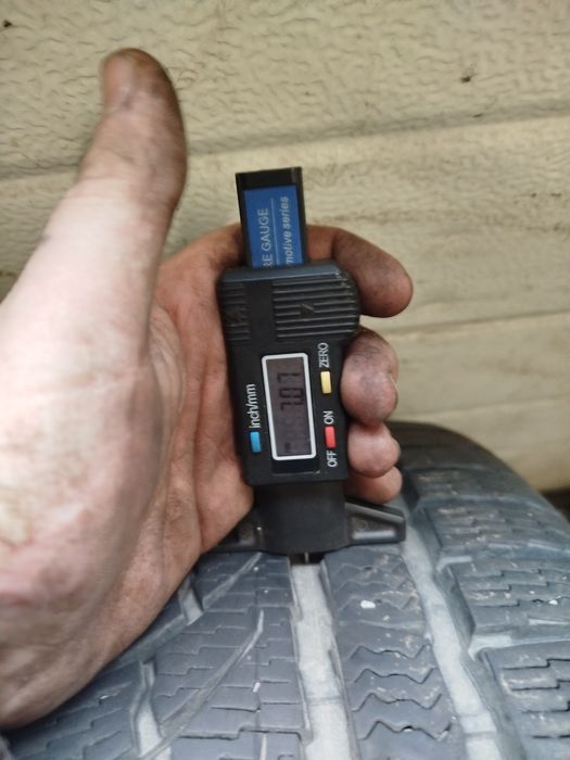 Opony zimowe Nokian 235/55R17