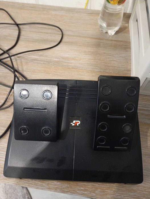 Ігровий руль з свектальною коробкою передач