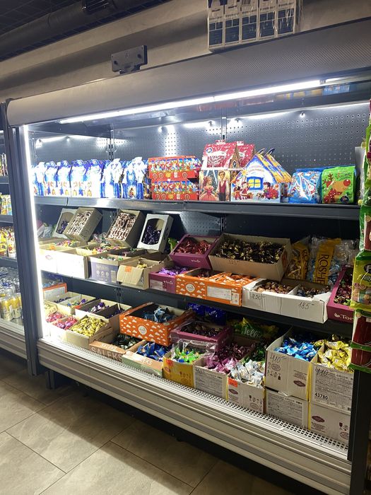 Холодильні вітрини 4 по 2м. + холодильна установка