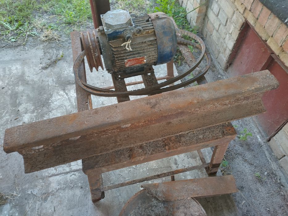 Млин, зерноподрібнювач