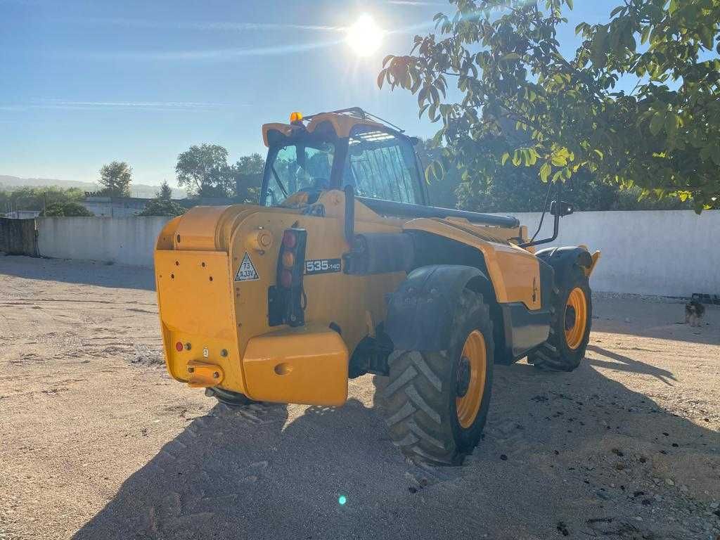 Empelhador JCB 535