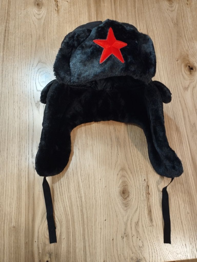 Nowa czarno czerwona ciepła czapka zimowa