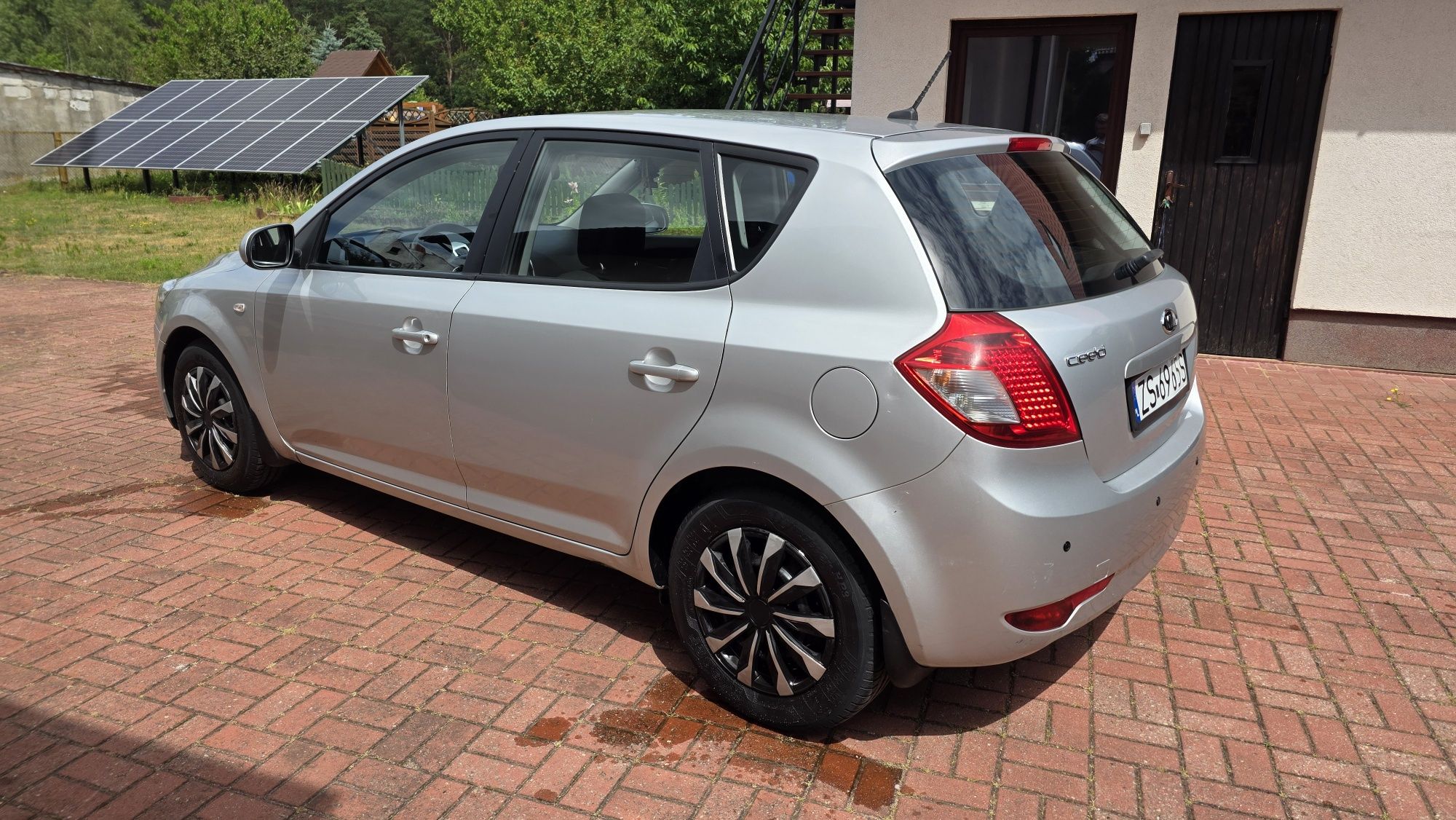 Kia ceed 1.6 2010