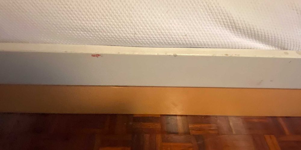 Cama dupla da Oficina Rustica, com colchão