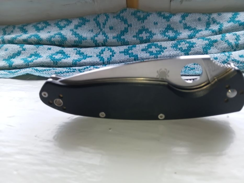 Spyderco нож Resilience G-10
