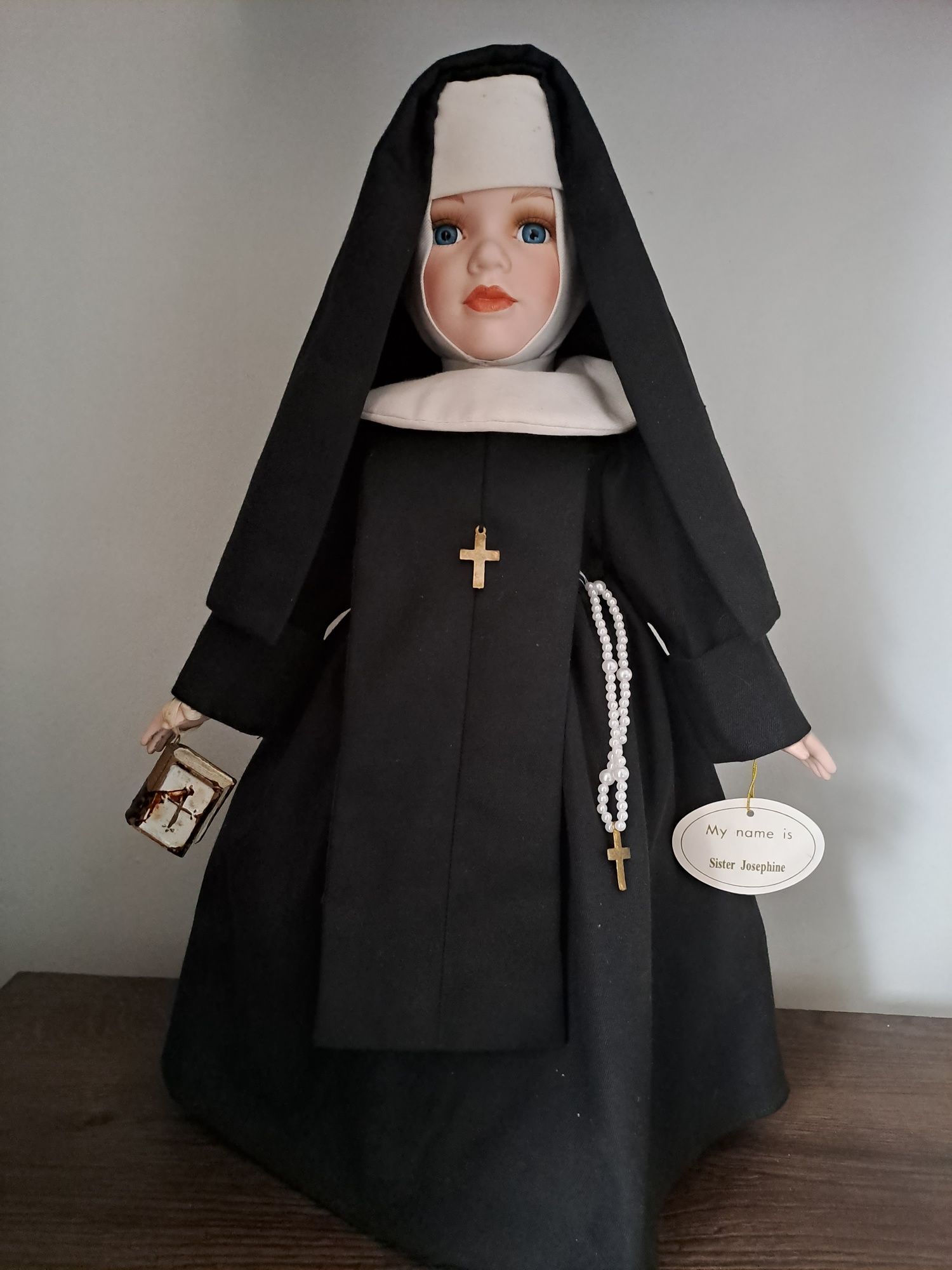 Irmã Josefina nova (porcelana)
