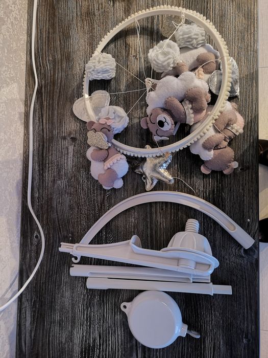 Детская кроватка с маятником матрас мобиль комплект Дубок