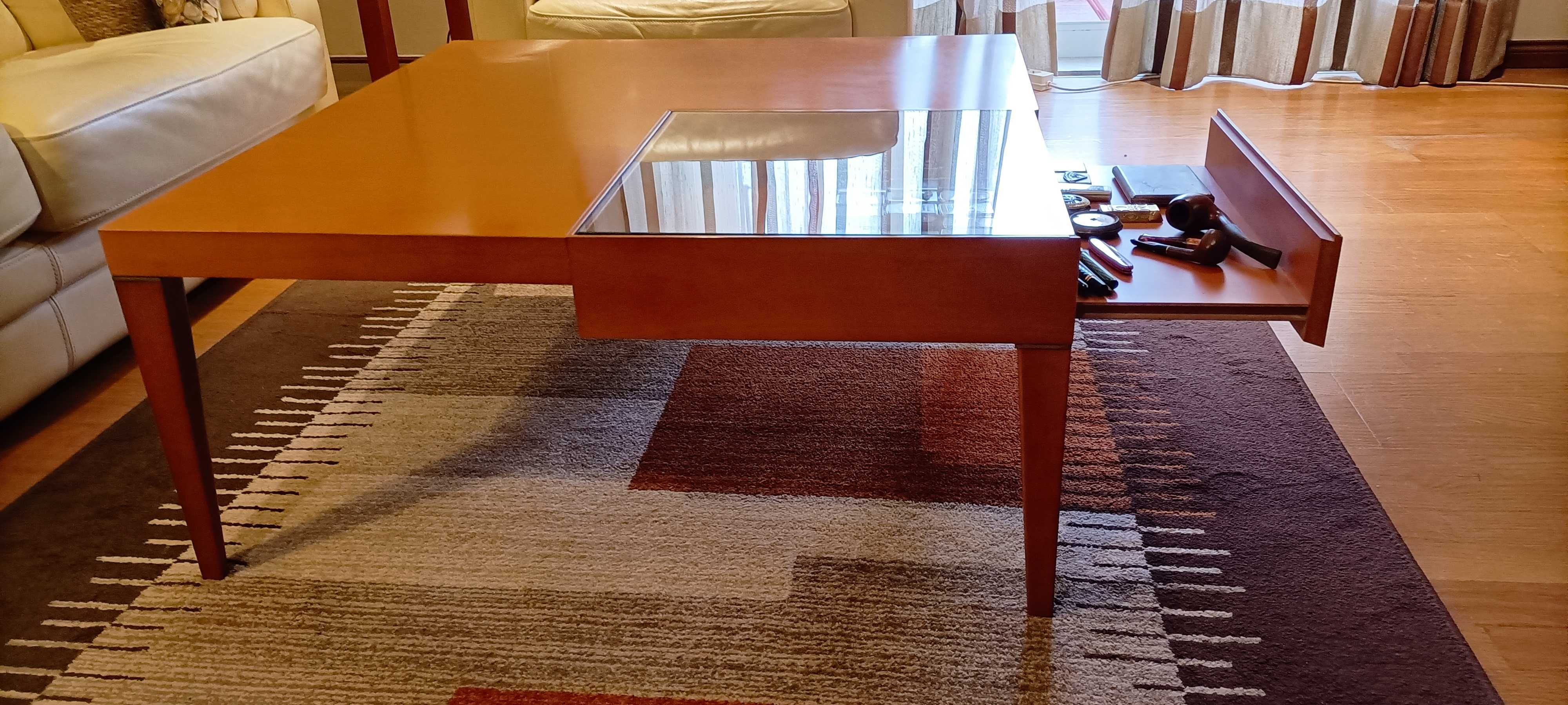 Mesa de centro para sala com expositor