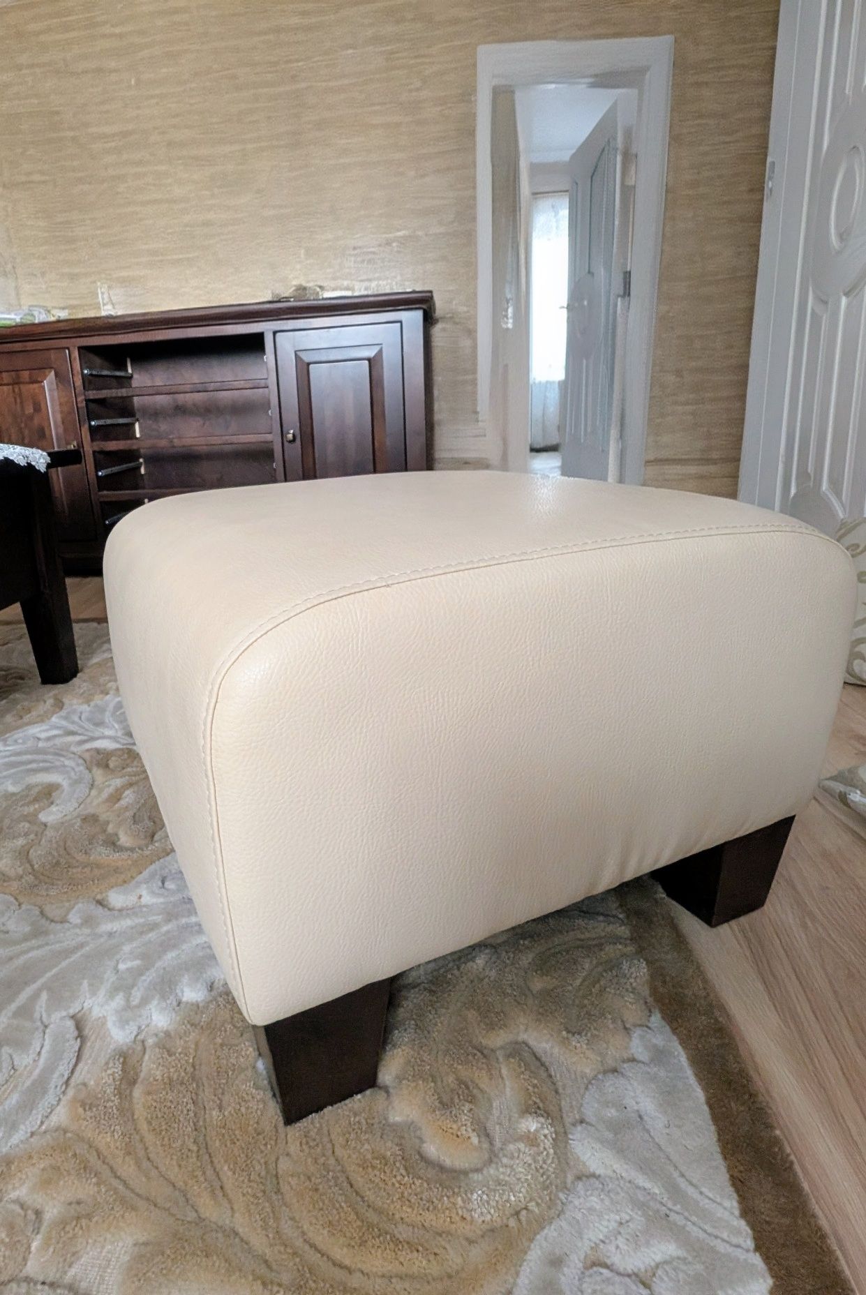 Elegancki Zestaw wypoczynkowy Sofa 3 i sofa 2 os. i puf Gala Ekoskóra