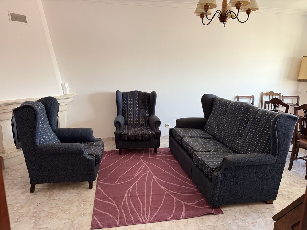 Sofa cama e poltronas