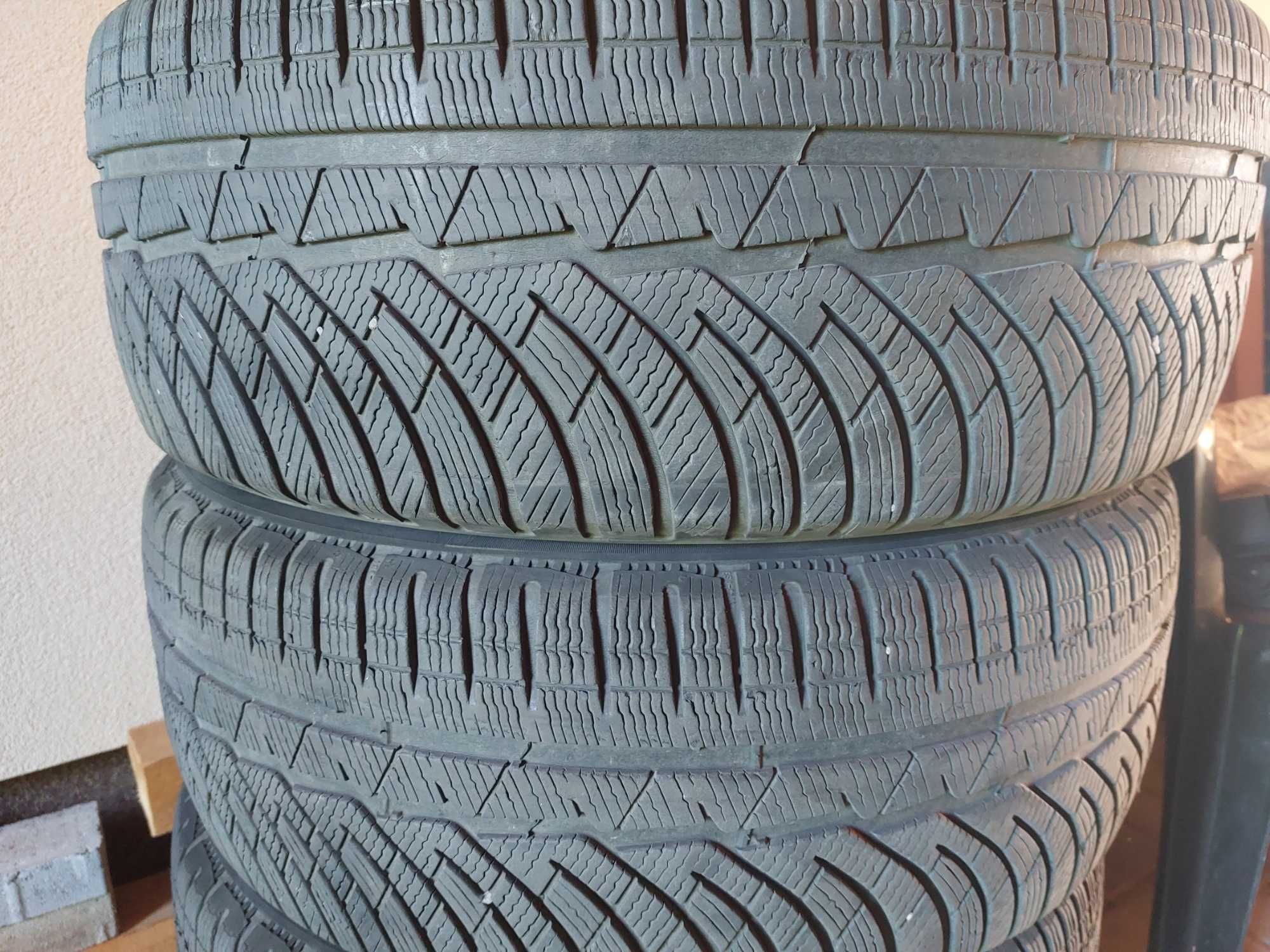 Opony zimowe  235/55 R 18