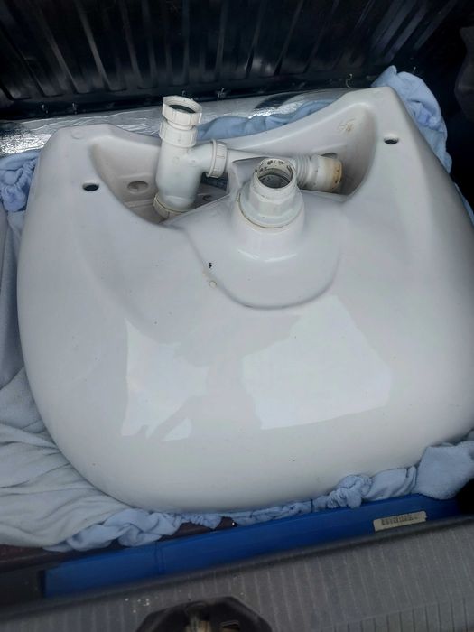 Umywalka do łazienki Roca