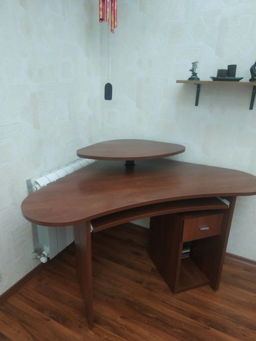 Стол компьютерний