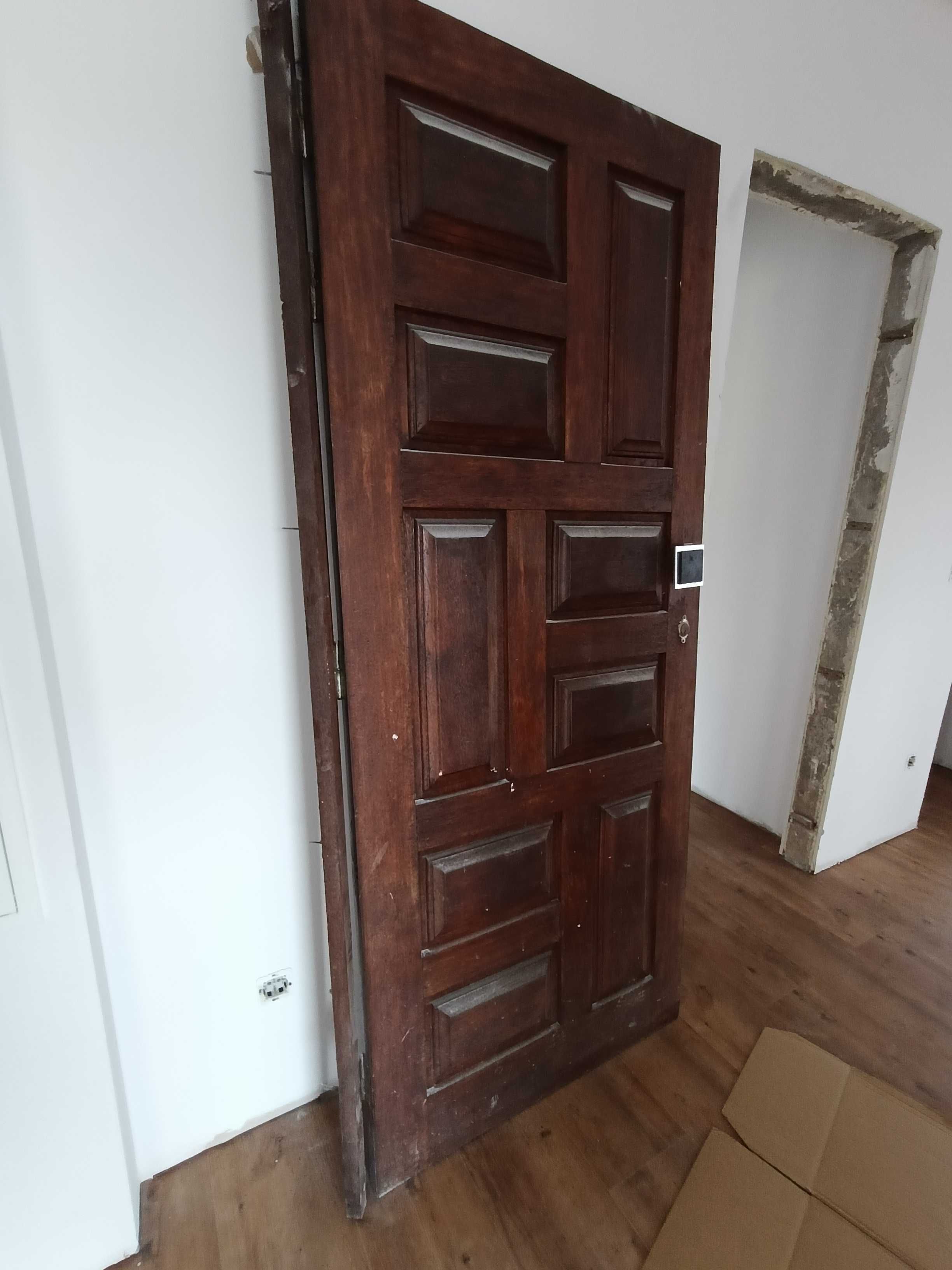 Portas em madeira.