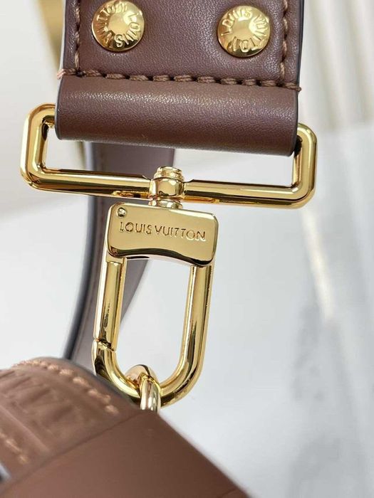 LOUIS VUITTON Papillon Trunk