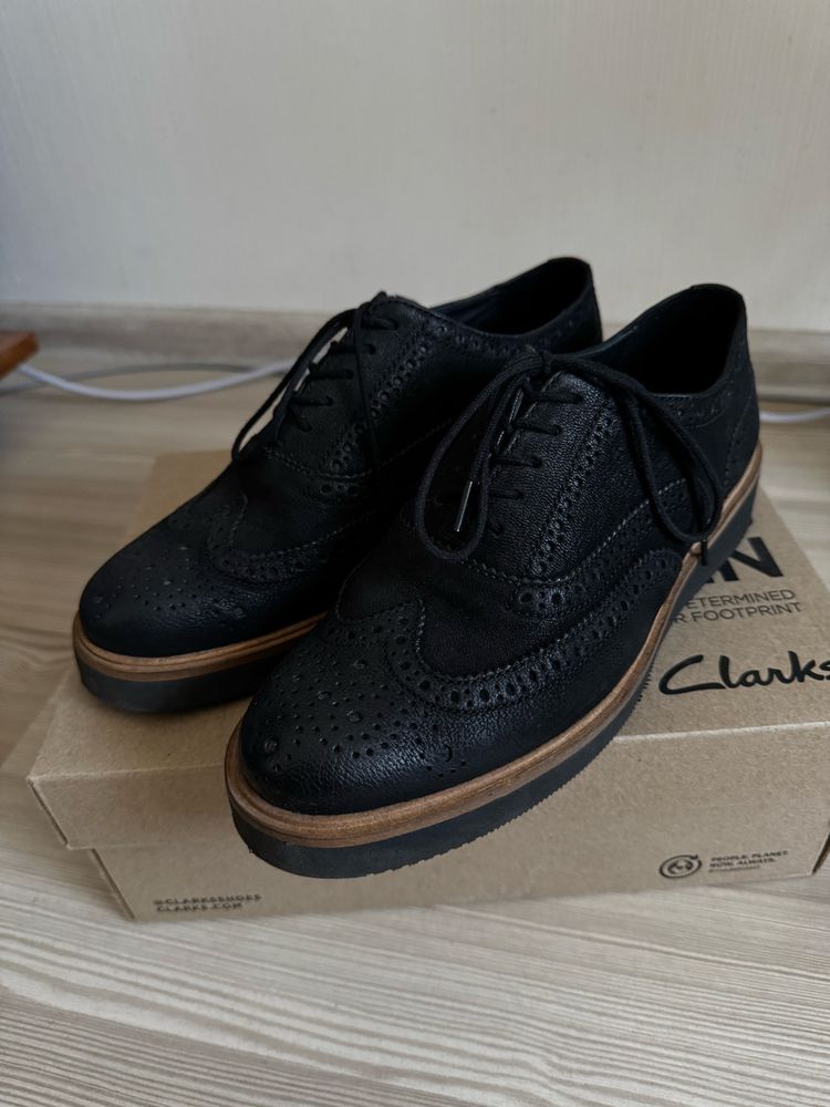 Жіночі лофери Clarks