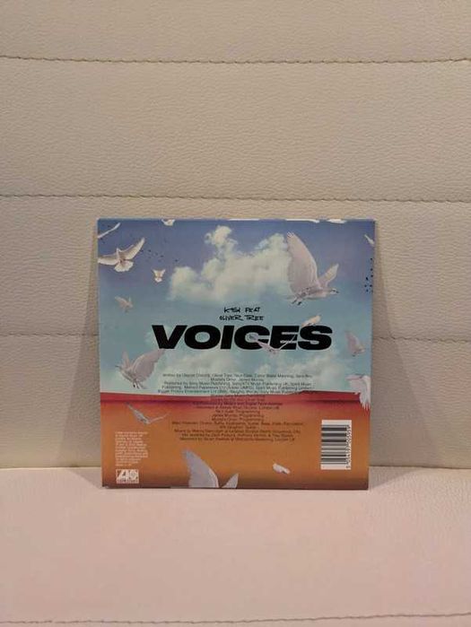 CD Autografado por KSI – “Voices” feat. Oliver Tree