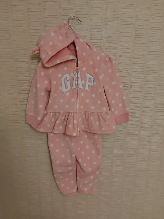 Флисовый спортивный костюм GAP для девочки.