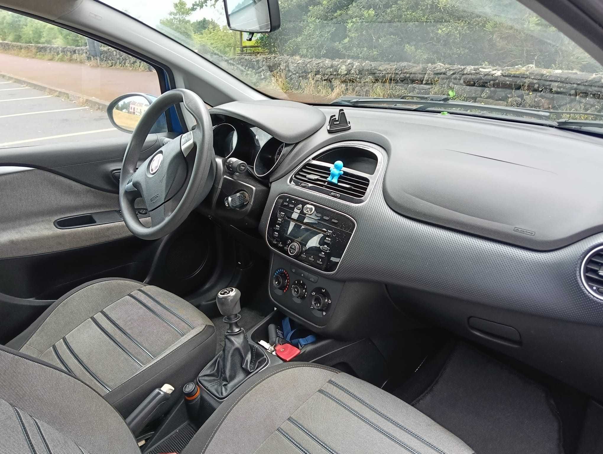 Fiat Punto- 2010 com 120.000KM