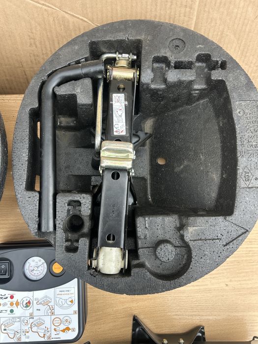 Домкрат Renault ZOE рено зое зоя